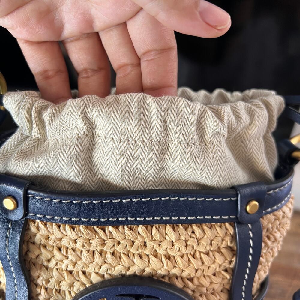 Tory Burch Miller Straw Bucket Bag Natural Navy Crossbody Purse Leather Trim - Picture 3 of 12